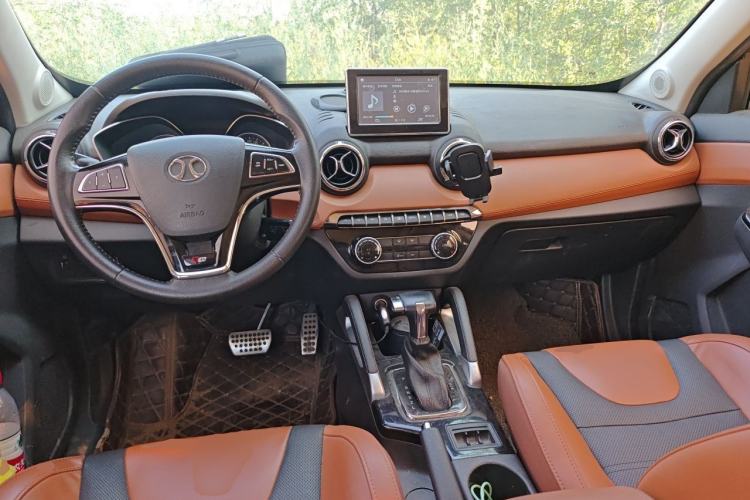 Used BAIC Senova X35 2016 1.5L Automatic Luxury Edition Center Console