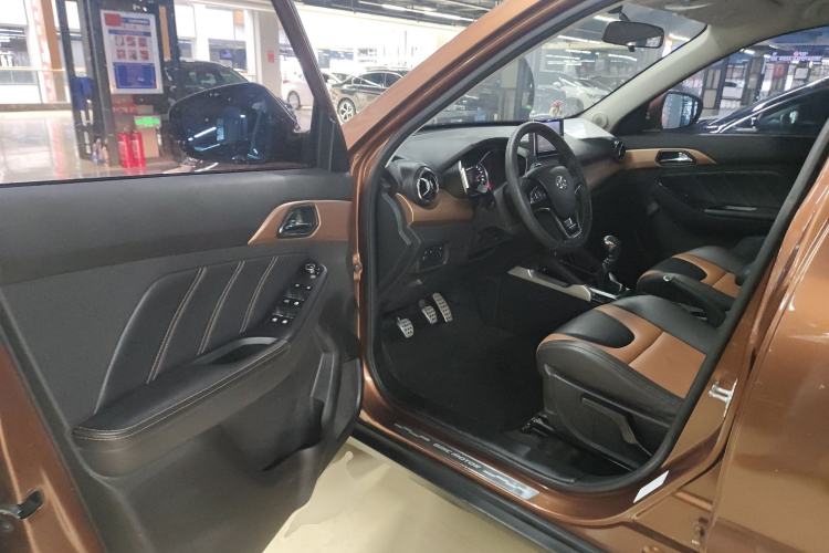 Used BAIC Senova X35 2016 1.5L Manual Elite Edition Driver Seat