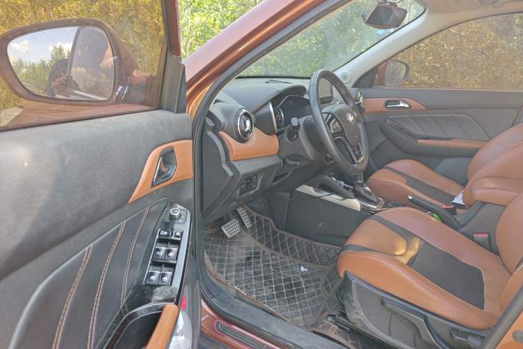 Used BAIC Senova X35 2016 1.5L Automatic Luxury Edition Driver Seat