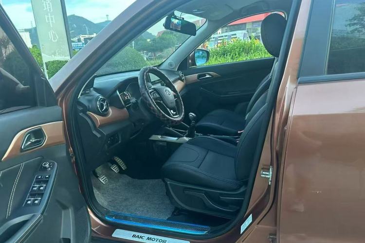 Used BAIC Senova X35 2016 1.5L Manual Elite Edition Driver Seat