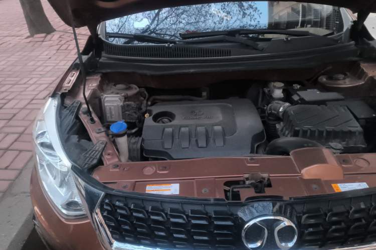 Used BAIC Senova X35 2016 1.5L Manual Luxury Edition Engine Bay Right