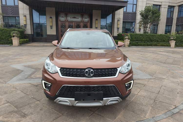 Used BAIC Senova X35 2016 1.5L Manual Luxury Edition Exterior 1