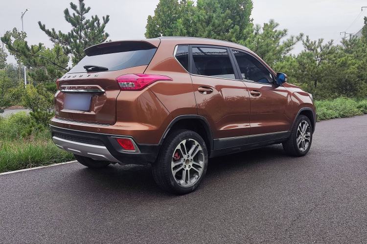 Used BAIC Senova X35 2016 1.5L Manual Luxury Edition Exterior 4
