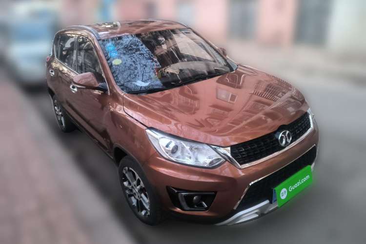 Used BAIC Senova X35 2016 1.5L Manual Luxury Edition Front Right 45 Deg