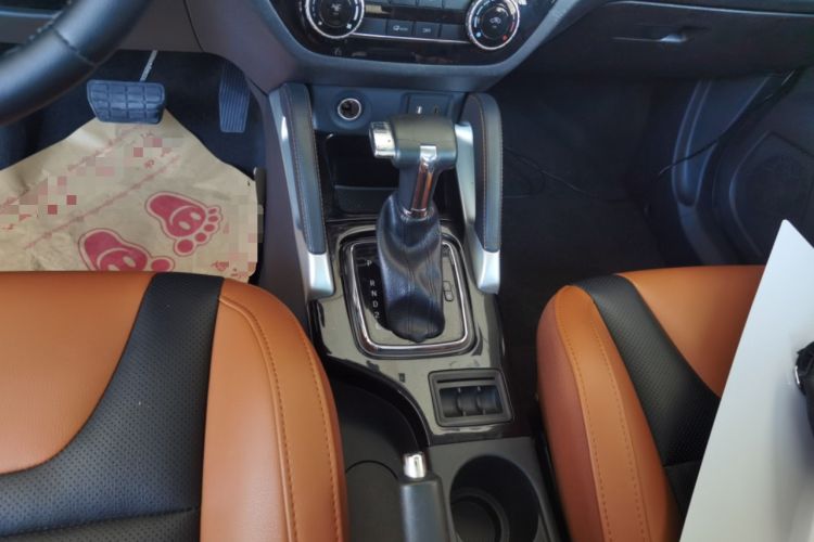 Used BAIC Senova X35 2016 1.5L Automatic Luxury Edition Gear Lever
