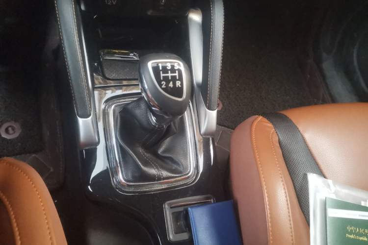 Used BAIC Senova X35 2016 1.5L Manual Luxury Edition Gear Lever