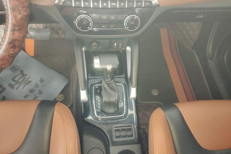 Used BAIC Senova X35 2016 1.5L Automatic Luxury Edition Gear Lever
