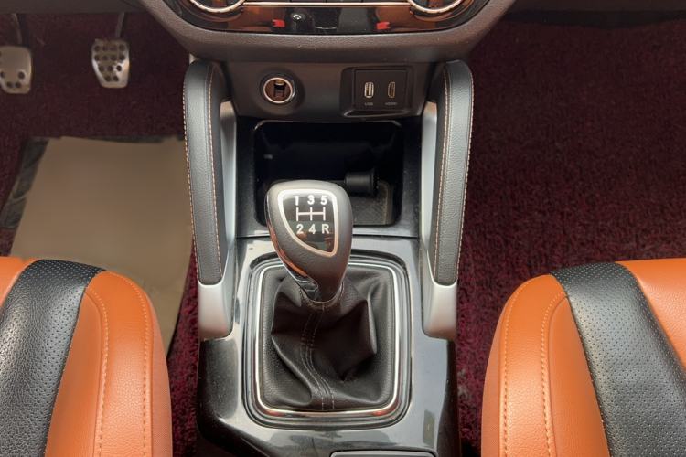 Used BAIC Senova X35 2016 1.5L Manual Luxury Edition Gear Lever