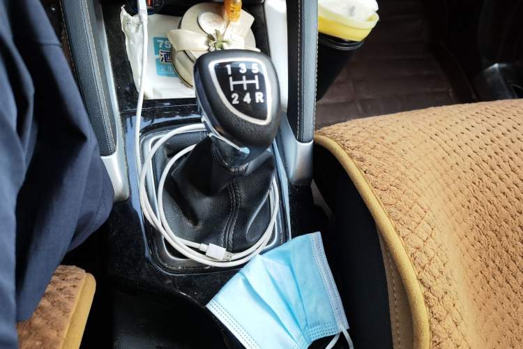Used BAIC Senova X35 2016 1.5L Manual Elite Edition Gear Lever