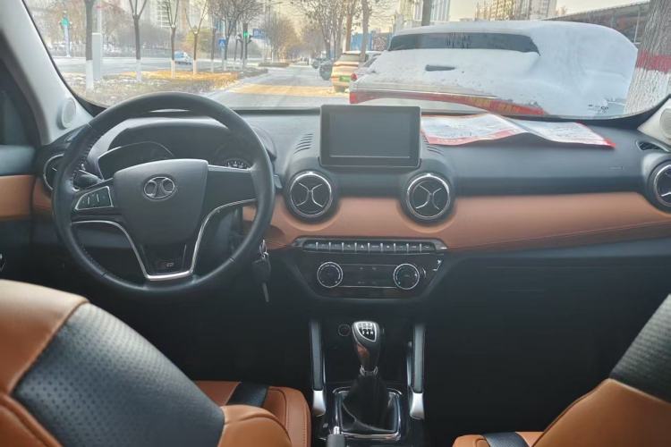 Used BAIC Senova X35 2016 1.5L Manual Luxury Edition Interior 1