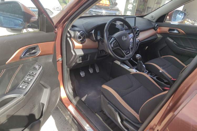 Used BAIC Senova X35 2016 1.5L Manual Elite Edition Interior 2