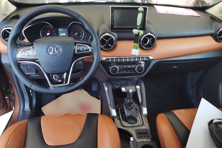 Used BAIC Senova X35 2016 1.5L Automatic Luxury Edition Interior 2