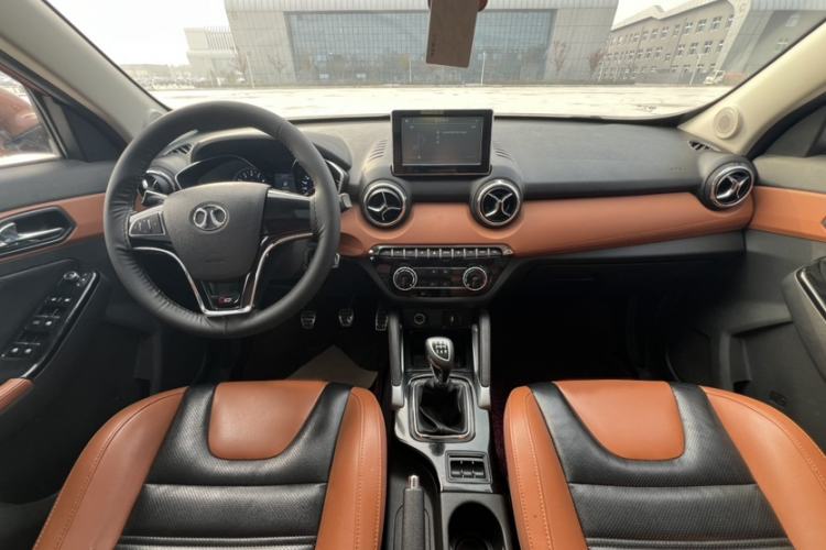 Used BAIC Senova X35 2016 1.5L Manual Luxury Edition Interior 2