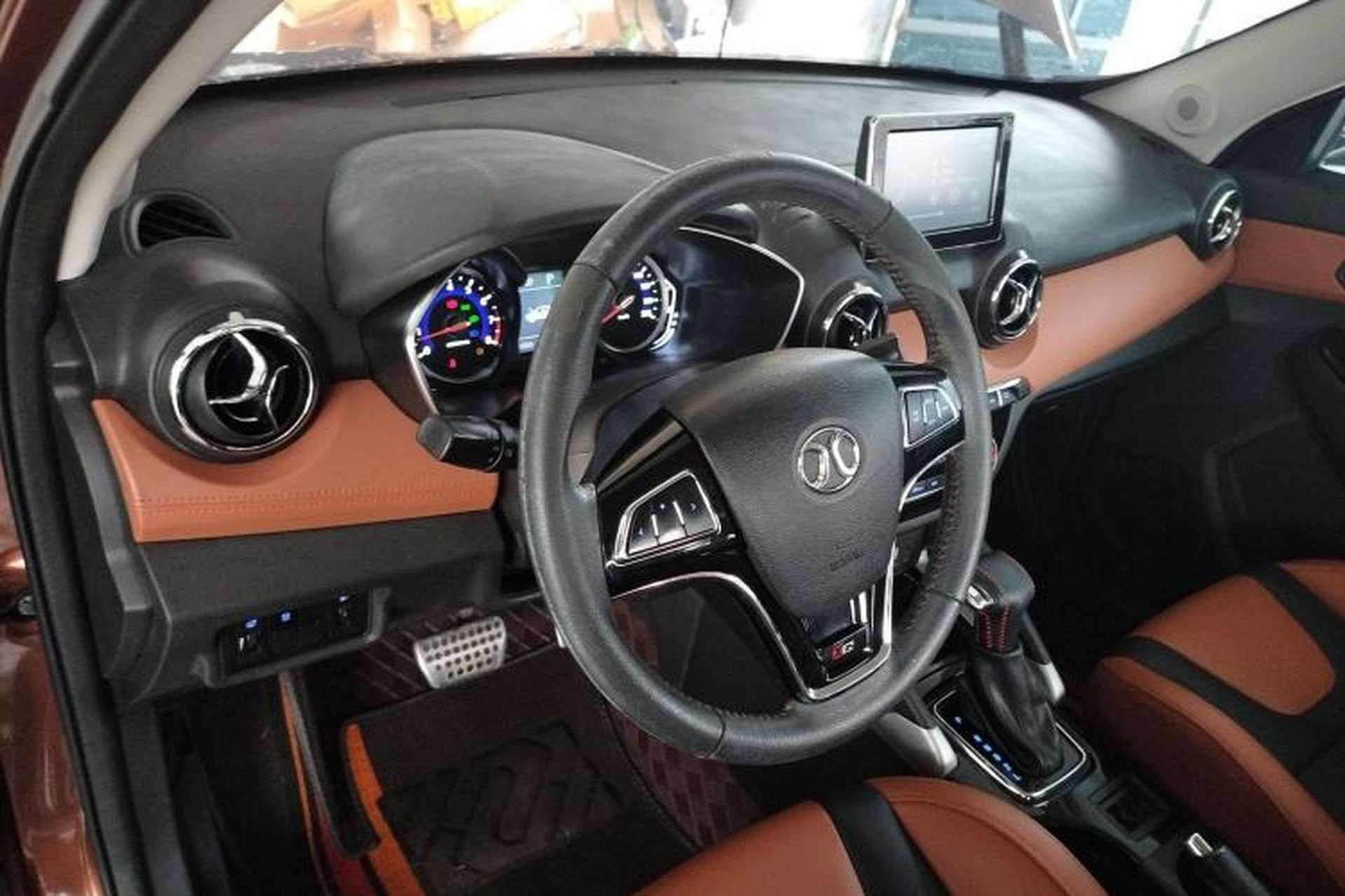 Used BAIC Senova X35 2016 1.5L Automatic Luxury Edition Interior 2