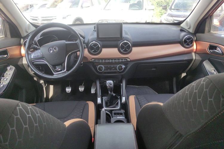Used BAIC Senova X35 2016 1.5L Manual Elite Edition Interior 3