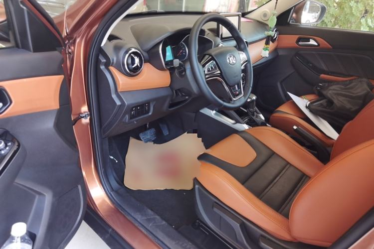 Used BAIC Senova X35 2016 1.5L Automatic Luxury Edition Interior 3