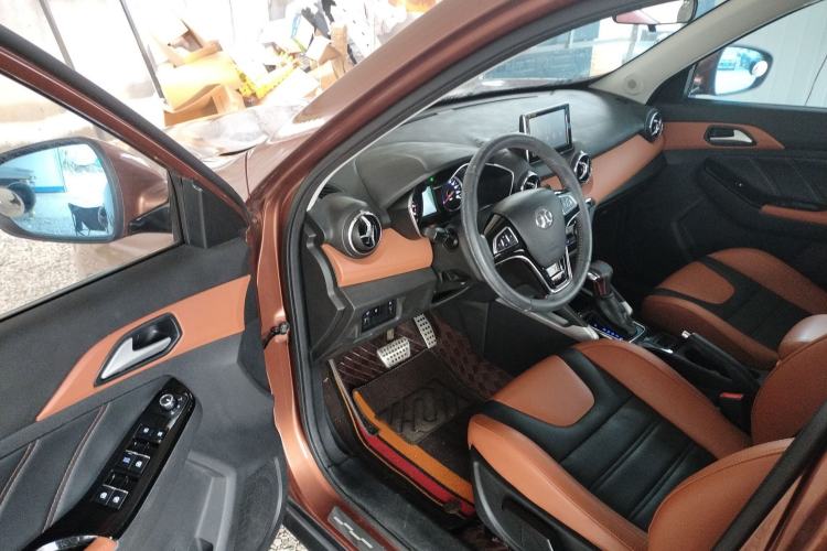 Used BAIC Senova X35 2016 1.5L Automatic Luxury Edition Interior 3