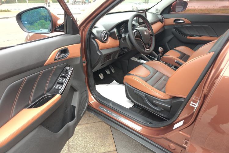 Used BAIC Senova X35 2016 1.5L Manual Luxury Edition Interior 3