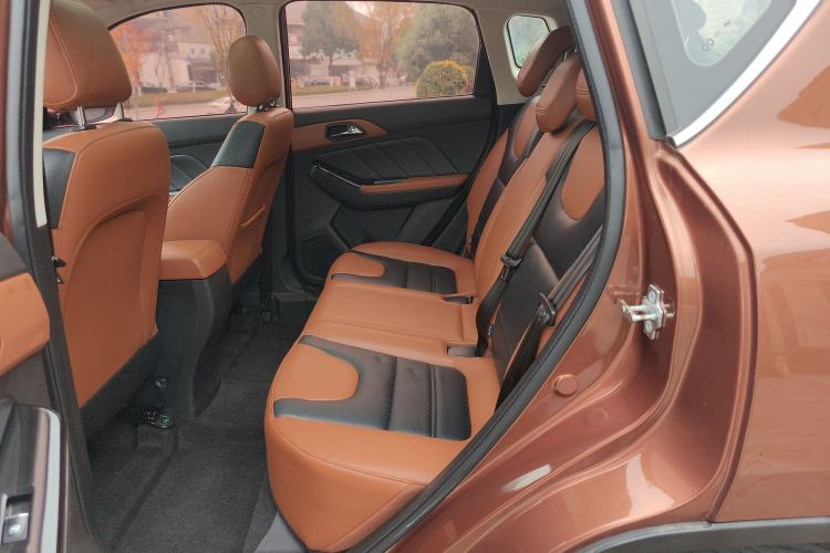 Used BAIC Senova X35 2016 1.5L Manual Luxury Edition Interior 4