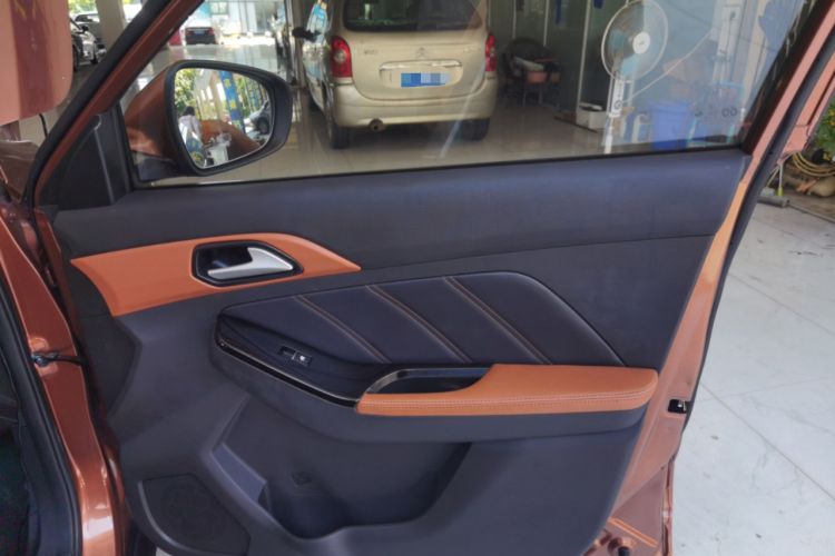 Used BAIC Senova X35 2016 1.5L Automatic Luxury Edition Interior 5