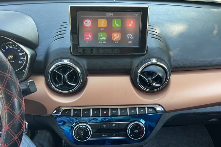 Used BAIC Senova X35 2016 1.5L Manual Elite Edition Interior 5