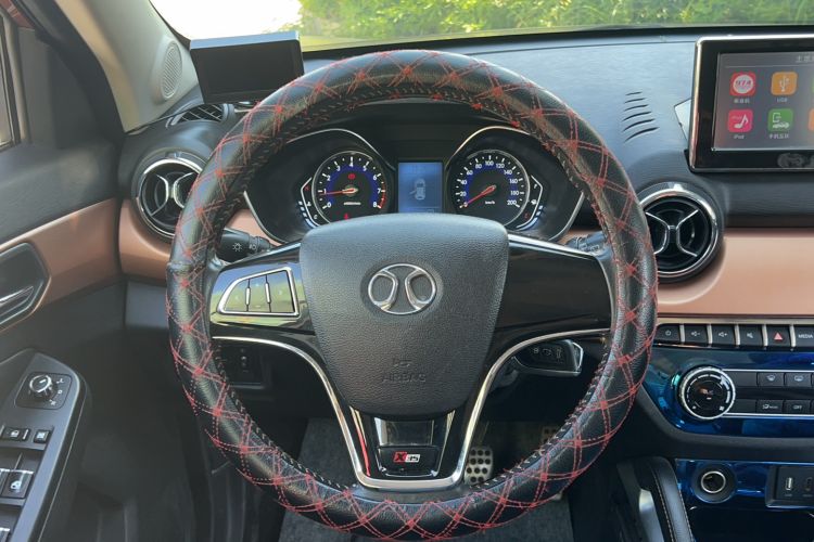 Used BAIC Senova X35 2016 1.5L Manual Elite Edition Interior 6