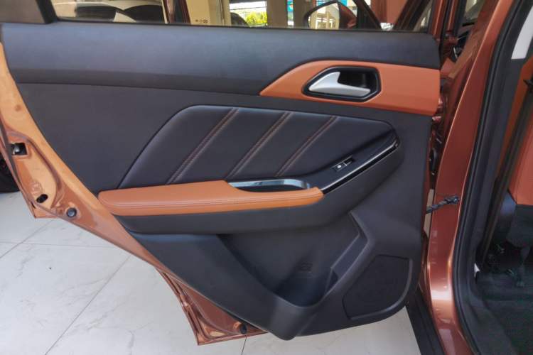 Used BAIC Senova X35 2016 1.5L Automatic Luxury Edition Interior 8