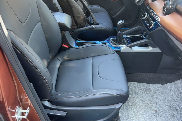 Used BAIC Senova X35 2016 1.5L Manual Elite Edition Interior 9