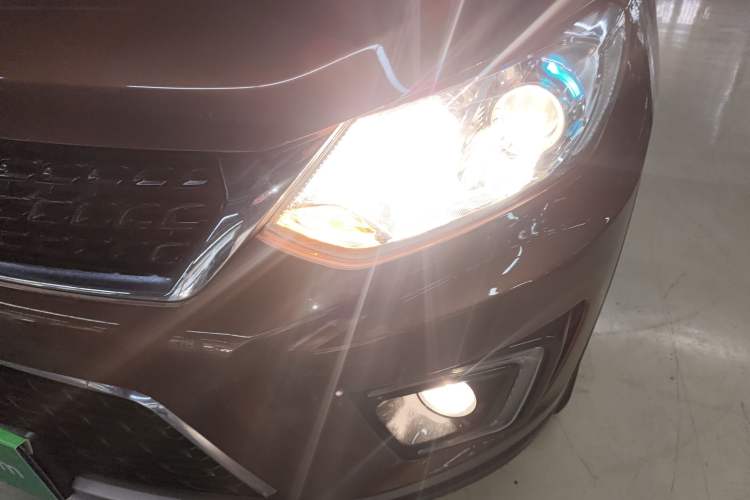 Used BAIC Senova X35 2016 1.5L Manual Elite Edition Left Front Headlight