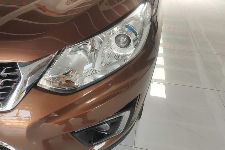 Used BAIC Senova X35 2016 1.5L Automatic Luxury Edition Left Front Headlight
