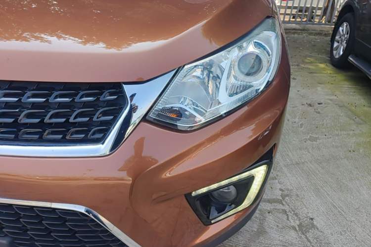 Used BAIC Senova X35 2016 1.5L Automatic Luxury Edition Left Front Headlight