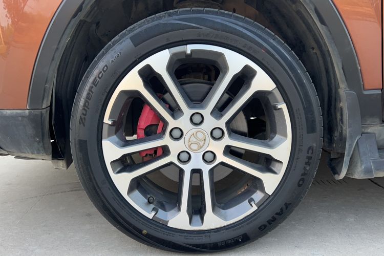 Used BAIC Senova X35 2016 1.5L Manual Luxury Edition Left Front Wheel Hub