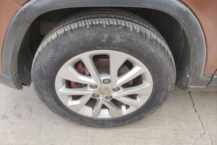 Used BAIC Senova X35 2016 1.5L Manual Elite Edition Left Front Wheel Hub