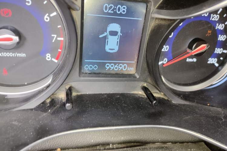 Used BAIC Senova X35 2016 1.5L Manual Elite Edition Odometer Close Up