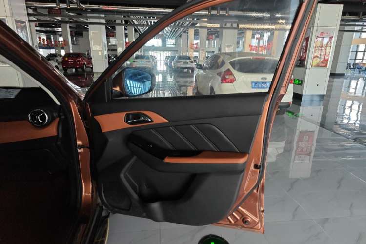 Used BAIC Senova X35 2016 1.5L Manual Luxury Edition Right Front Door Interior