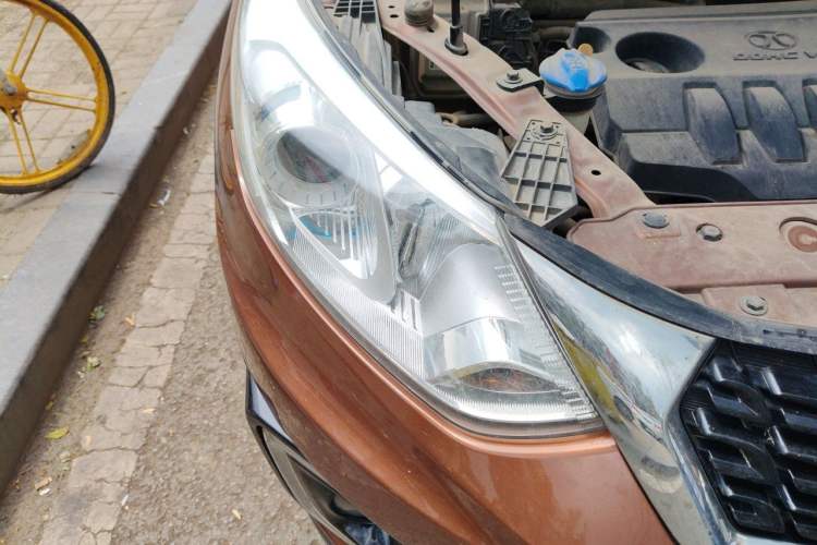 Used BAIC Senova X35 2016 1.5L Automatic Luxury Edition Right Front Headlight