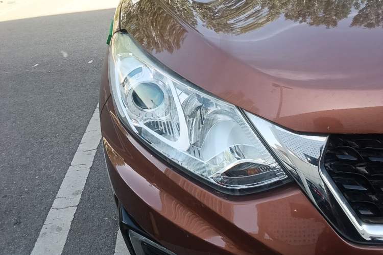 Used BAIC Senova X35 2016 1.5L Manual Luxury Edition Right Front Headlight