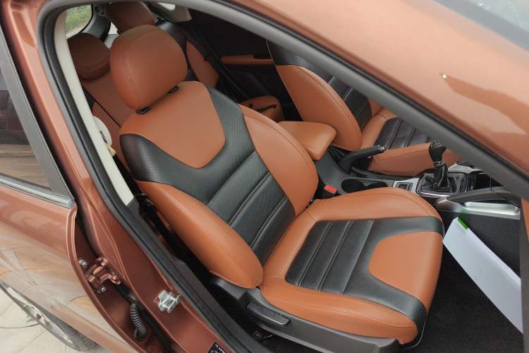 Used BAIC Senova X35 2016 1.5L Manual Luxury Edition Right Front Seat