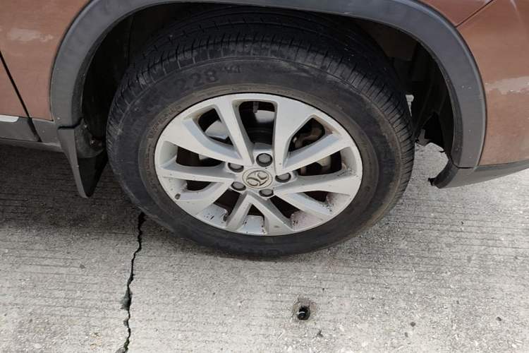 Used BAIC Senova X35 2016 1.5L Manual Elite Edition Right Front Wheel Hub
