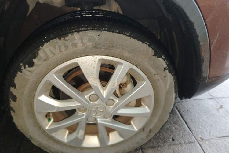 Used BAIC Senova X35 2016 1.5L Manual Elite Edition Right Front Wheel Hub