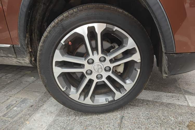 Used BAIC Senova X35 2016 1.5L Manual Luxury Edition Right Front Wheel Hub