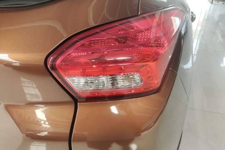 Used BAIC Senova X35 2016 1.5L Automatic Luxury Edition Right Rear Taillight