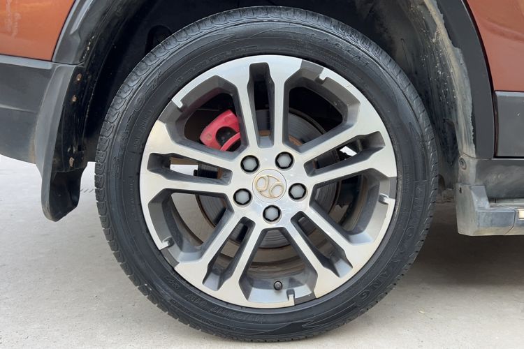 Used BAIC Senova X35 2016 1.5L Manual Luxury Edition Right Rear Wheel Hub