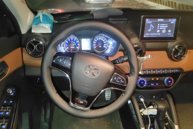 Used BAIC Senova X35 2016 1.5L Automatic Luxury Edition Steering Wheel