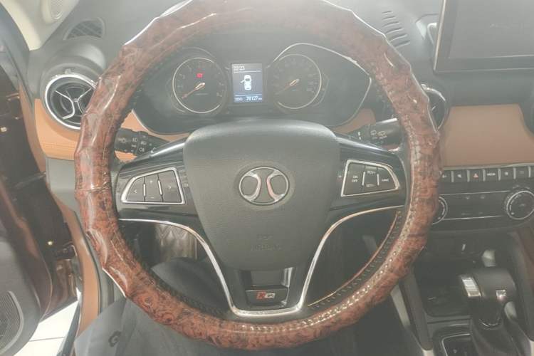 Used BAIC Senova X35 2016 1.5L Automatic Luxury Edition Steering Wheel