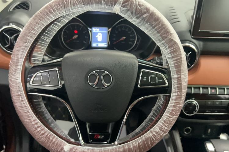 Used BAIC Senova X35 2016 1.5L Automatic Luxury Edition Steering Wheel