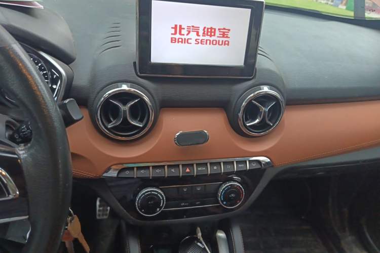 Used BAIC Senova X35 2016 1.5L Automatic Prestige Edition Audio And AC Panel