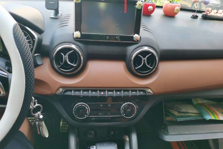 Used BAIC Senova X35 2016 1.5L Automatic Luxury Edition Audio And AC Panel