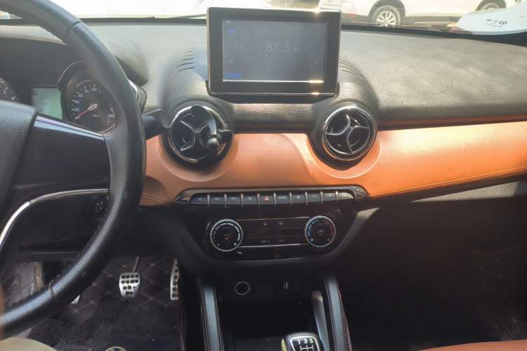 Used BAIC Senova X35 2016 1.5L Manual Luxury Edition Audio And AC Panel