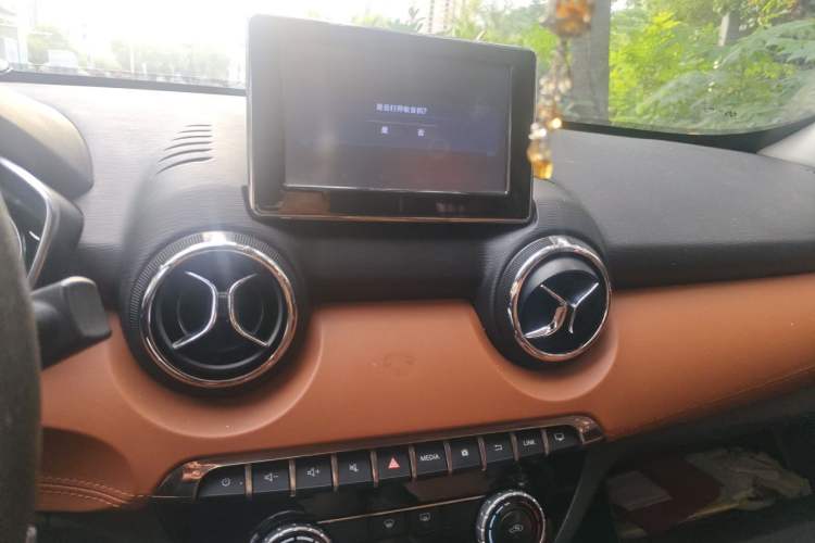 Used BAIC Senova X35 2016 1.5L Automatic Luxury Edition Audio And AC Panel